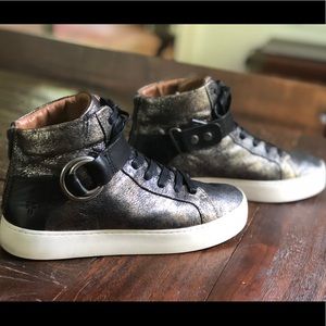 FRYE Lena Harness Sneaker US8 Metallic Gold